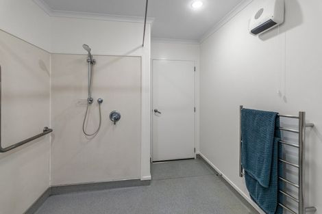 Photo of property in 3 Regents Park Place, Westgate, Auckland, 0614