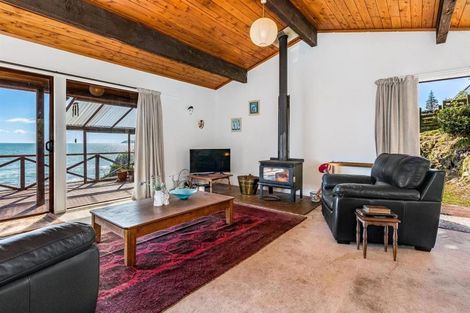Photo of property in 82 Ames Street, Paekakariki, 5034