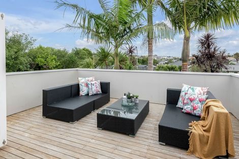 Photo of property in 74 Drake Street, Howick, Auckland, 2014