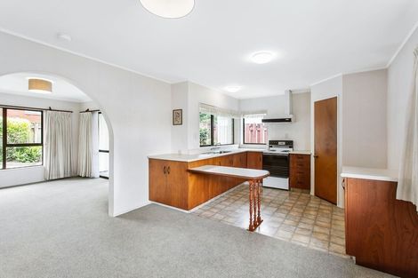 Photo of property in 6 Youngs Road, Papakura, 2110