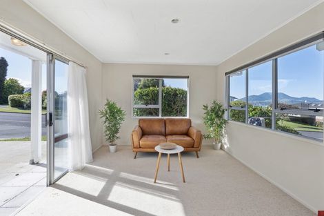 Photo of property in 7 Reeves Road, Acacia Bay, Taupo, 3330