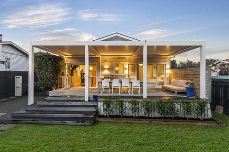 Photo of property in 4 Curzon Street, Onehunga, Auckland, 1061