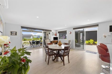 Photo of property in 6 Park Crescent, Mangawhai Heads, Mangawhai, 0505