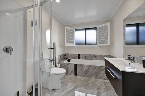 Photo of property in 13 Karaka Street, Merrilands, New Plymouth, 4312