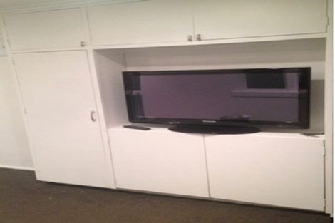 Photo of property in 179 Glenfield Road, Hillcrest, Auckland, 0627