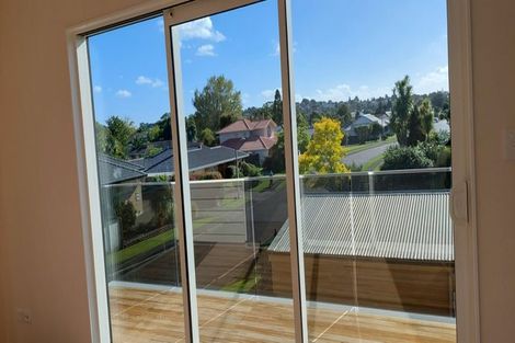 Photo of property in 1c Taupiko Place, Green Bay, Auckland, 0604
