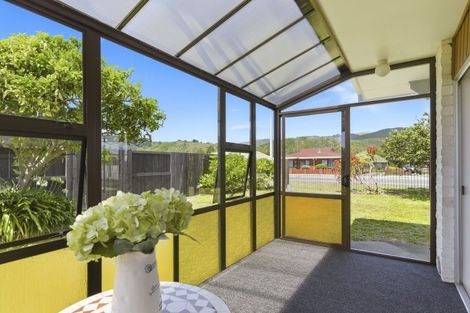 Photo of property in 2 Cypress Grove, Paraparaumu, 5032