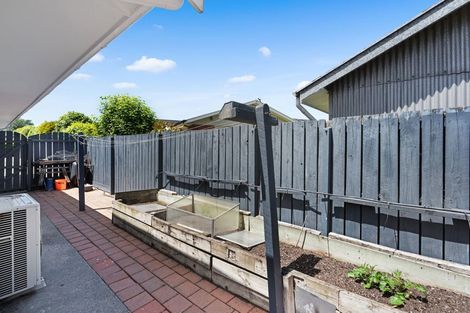 Photo of property in 2/14b Penhelig Place, Burnside, Christchurch, 8053