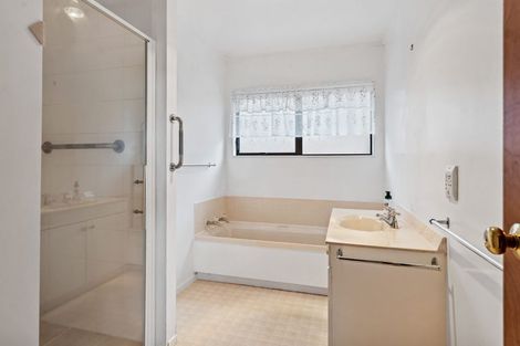 Photo of property in 28 Second Avenue, Avenues, Whangarei, 0110