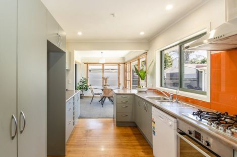 Photo of property in 15 Wyatt Avenue, Onekawa, Napier, 4110