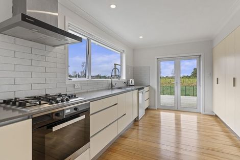 Photo of property in 325 Richmond Road, Lepperton, New Plymouth, 4373