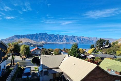 Photo of property in 18 Greenstone Place, Fernhill, Queenstown, 9300