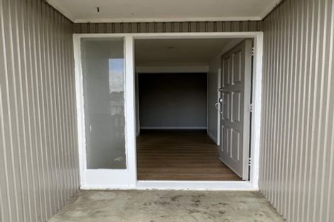 Photo of property in 1 Mirrabooka Avenue, Botany Downs, Auckland, 2010