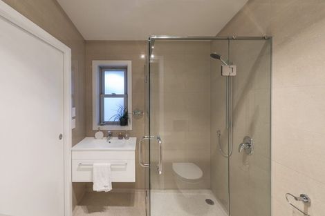 Photo of property in 29e Wai-iti Crescent, Woburn, Lower Hutt, 5010