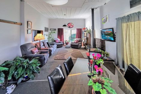 Photo of property in 1 Allardice Street, Dannevirke, 4930