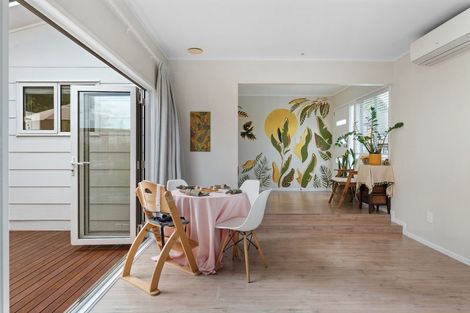 Photo of property in 1/133 Edmonton Road, Te Atatu South, Auckland, 0610