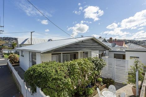 Photo of property in 160 Macandrew Road, South Dunedin, Dunedin, 9012