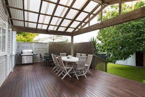 Photo of property in 19 Jasper Avenue, Mount Roskill, Auckland, 1041