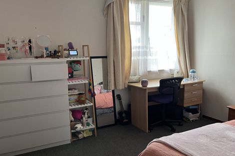 Photo of property in 6 Ayr Place, Hokowhitu, Palmerston North, 4410