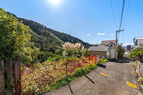 Photo of property in 12 Glenbervie Terrace, Thorndon, Wellington, 6011