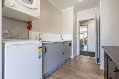 Photo of property in 8 Komahimahi Way, Motuoapa, 3382