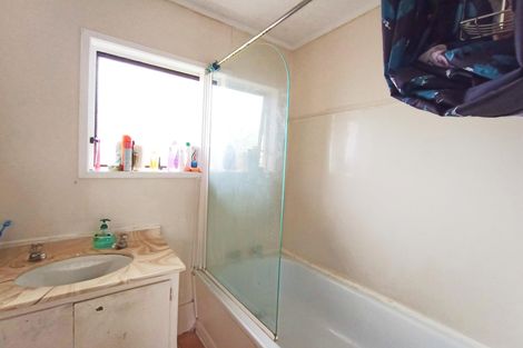 Photo of property in 2/12 Gifford Road, Papatoetoe, Auckland, 2025