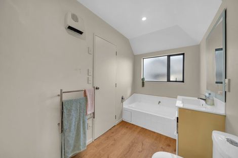 Photo of property in 32a Berkshire Drive, Avonhead, Christchurch, 8042