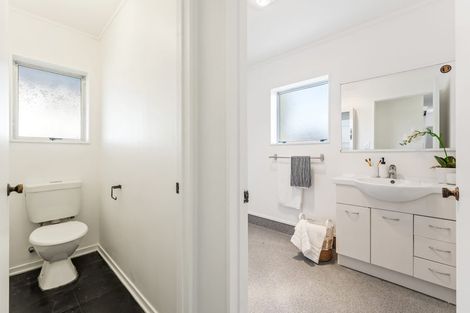 Photo of property in 1/20 Halldene Terrace, Red Beach, 0932