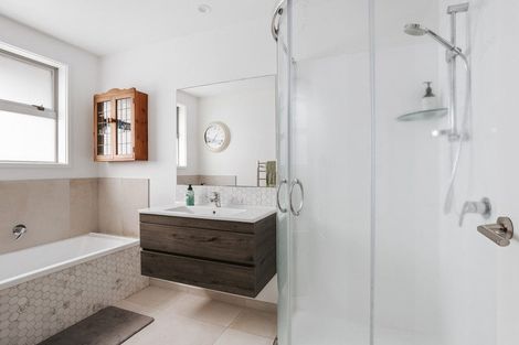 Photo of property in 3 Taioma Close, Papamoa, 3118