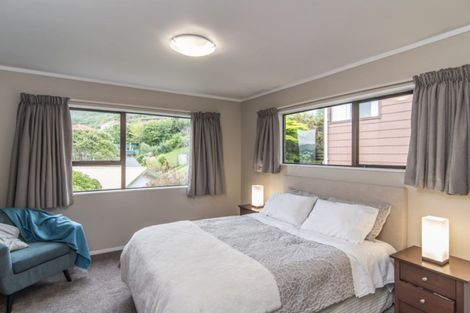 Photo of property in 91 Victory Crescent, Tawa, Wellington, 5028