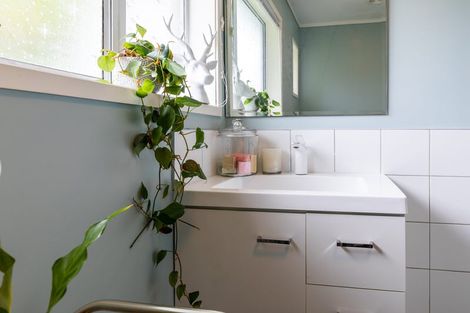 Photo of property in 2/14 Claridge Street, Glen Eden, Auckland, 0602