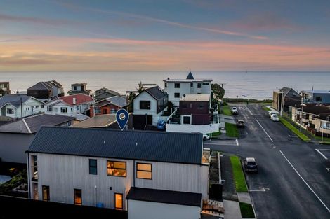 Photo of property in 10 Eliot Street, New Plymouth, 4310