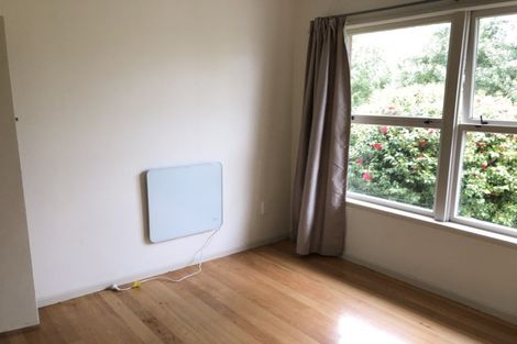 Photo of property in 2/13a Evelyn Place, Hillcrest, Auckland, 0627