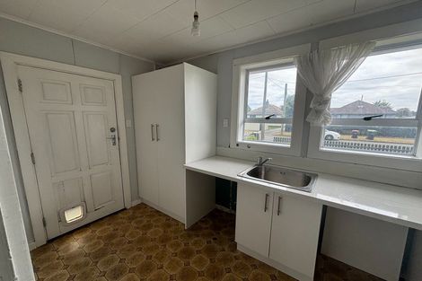 Photo of property in 6 Avro Crescent, Hornby, Christchurch, 8042