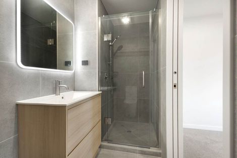 Photo of property in 2/399 Massey Road, Mangere East, Auckland, 2024