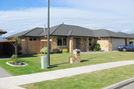 Photo of property in 25 Manhattan Court, Paraparaumu Beach, Paraparaumu, 5032