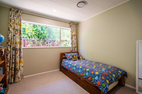 Photo of property in 24 Rewarewa Crescent, Waikanae, 5036