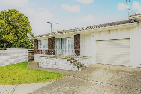 Photo of property in 2/95 Panama Road, Mount Wellington, Auckland, 1062