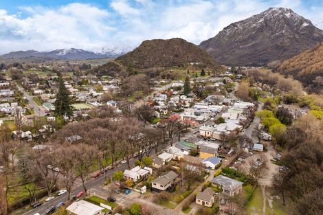 Photo of property in 6 Merioneth Street, Arrowtown, 9302