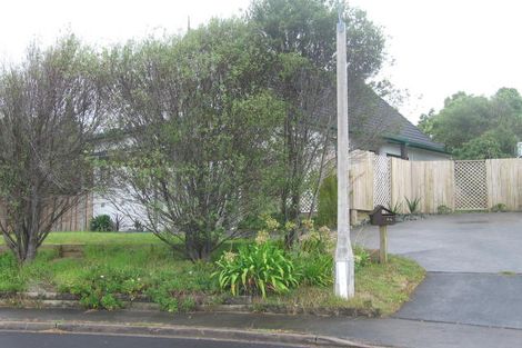 Photo of property in 24 Leiden Place, Totara Vale, Auckland, 0629