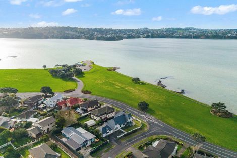 Photo of property in 81 Kiwi Esplanade, Mangere Bridge, Auckland, 2022
