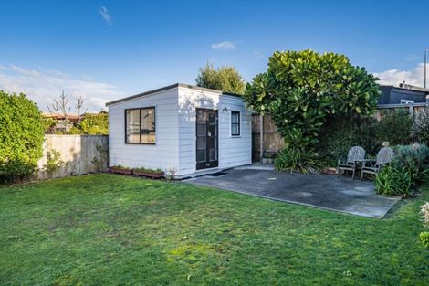 Photo of property in 16 Acheron Road, Paremata, Porirua, 5026