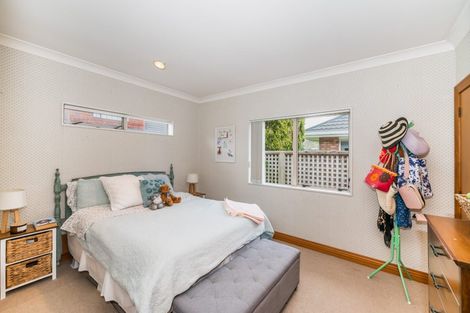 Photo of property in 1 Greenaway Road, Waikanae, 5036