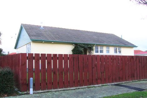 Photo of property in 9 Belfast Place, Roslyn, Palmerston North, 4414