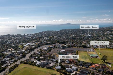 Photo of property in 13 Windsor Place, Windsor Park, Auckland, 0630
