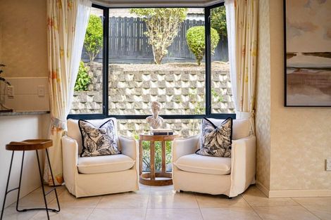 Photo of property in 15 Tumbridge Place, Somerville, Auckland, 2014