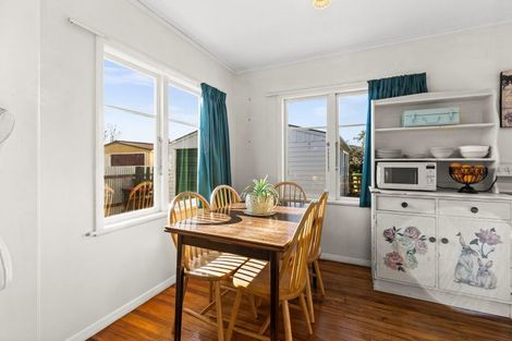 Photo of property in 5 Laws Place, Pirimai, Napier, 4112
