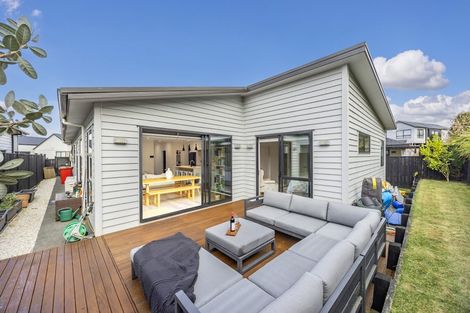 Photo of property in 3 Vintry Drive, Kumeu, 0810