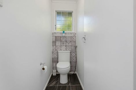 Photo of property in 38 Sunvue Road, Glen Eden, Auckland, 0602