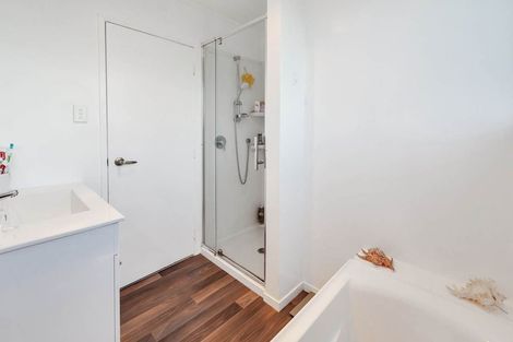 Photo of property in 206 Solar Road, Glen Eden, Auckland, 0602